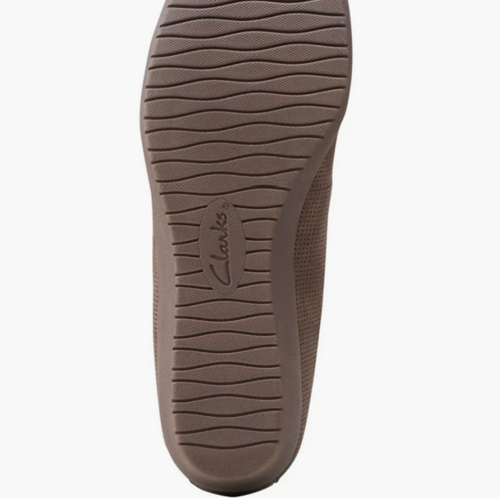 CLARKS New Wedge SlipOn Pump Perforated Leather Comfort Shoes Women's 10 W - Picture 7 of 16